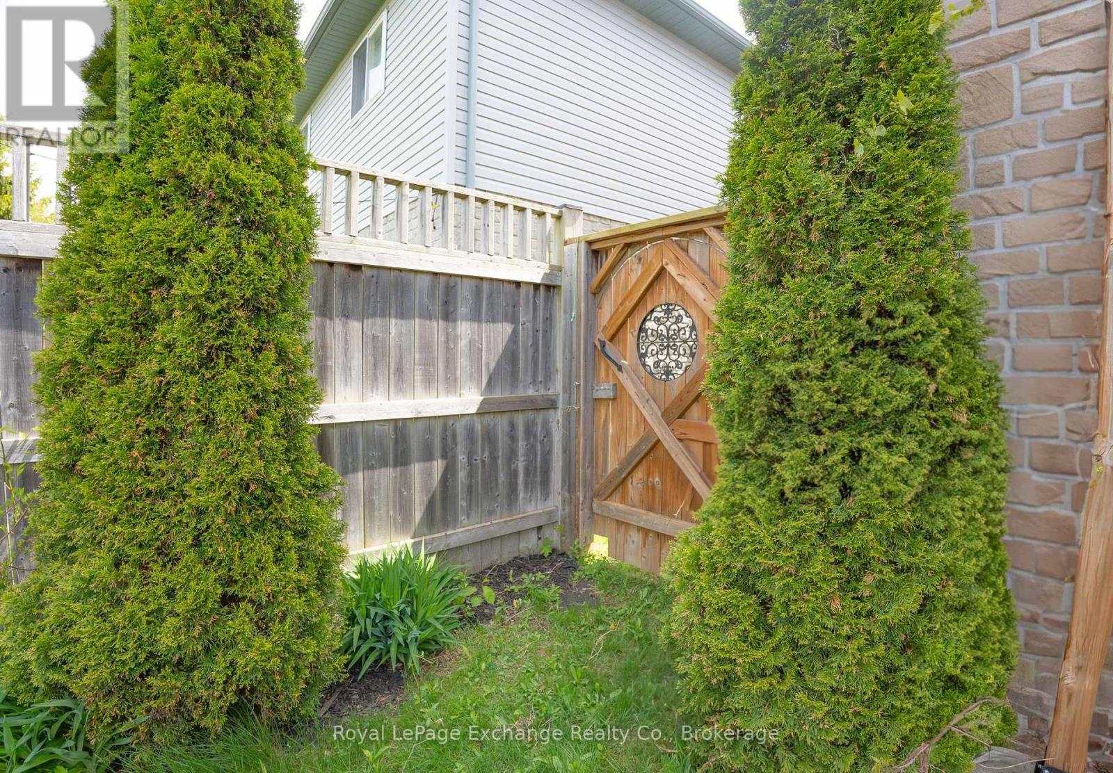 634 Kennard Crescent, Kincardine, Ontario  N2Z 1T4 - Photo 20 - X12167820