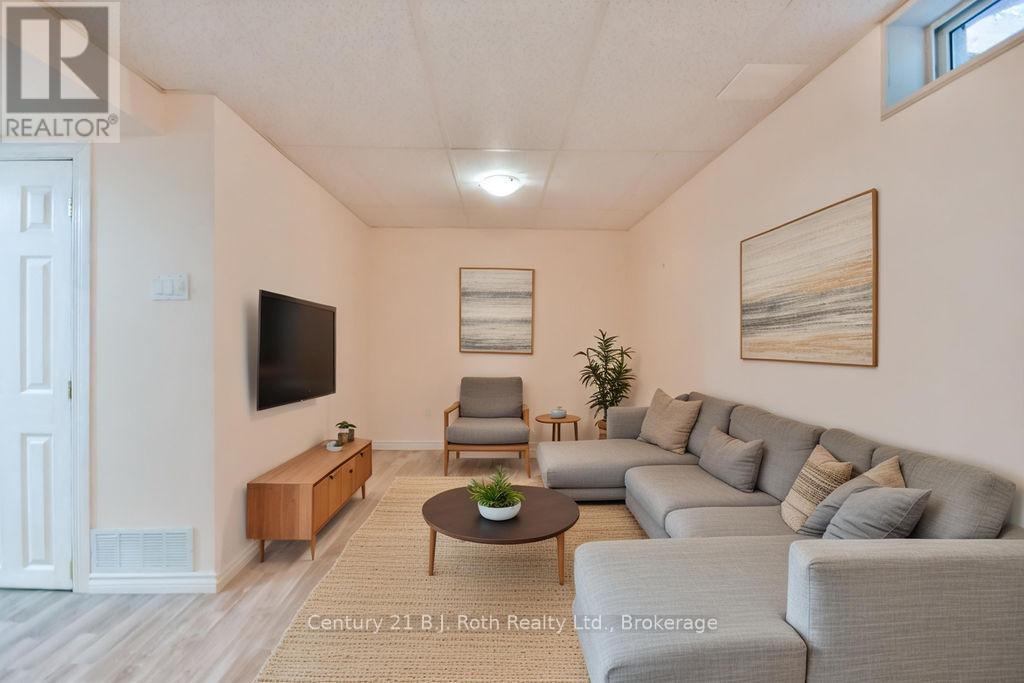 9 - 492 Laclie Street, Orillia, Ontario  L3V 7V2 - Photo 34 - S12168469