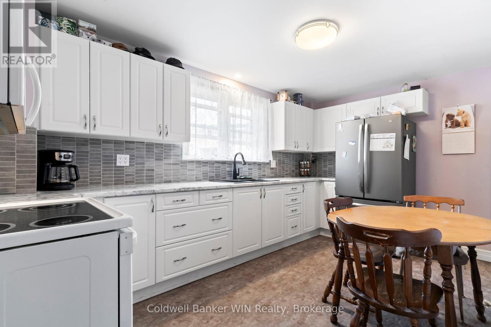121 Queen Street W, Wellington North, Ontario  N0G 2L1 - Photo 9 - X12168282