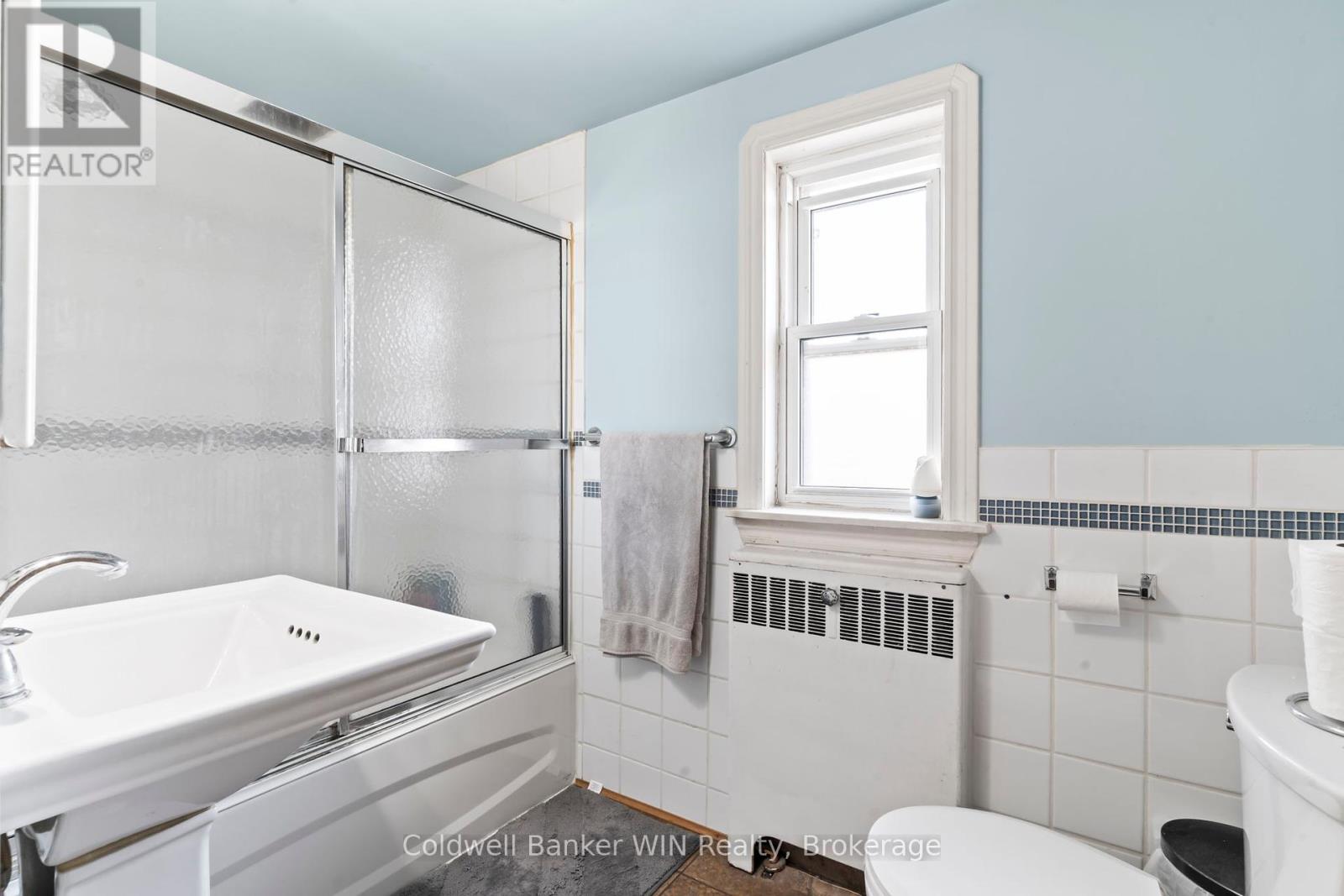 121 Queen Street W, Wellington North, Ontario  N0G 2L1 - Photo 15 - X12168343