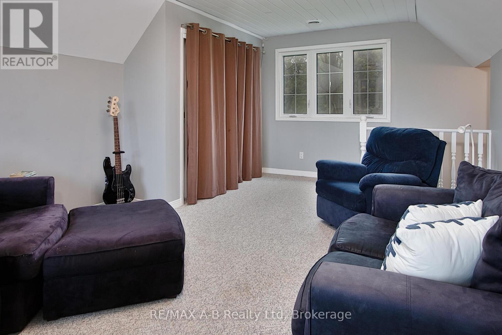 138 Huron Road, Perth South, Ontario  N0K 1X0 - Photo 10 - X12168498