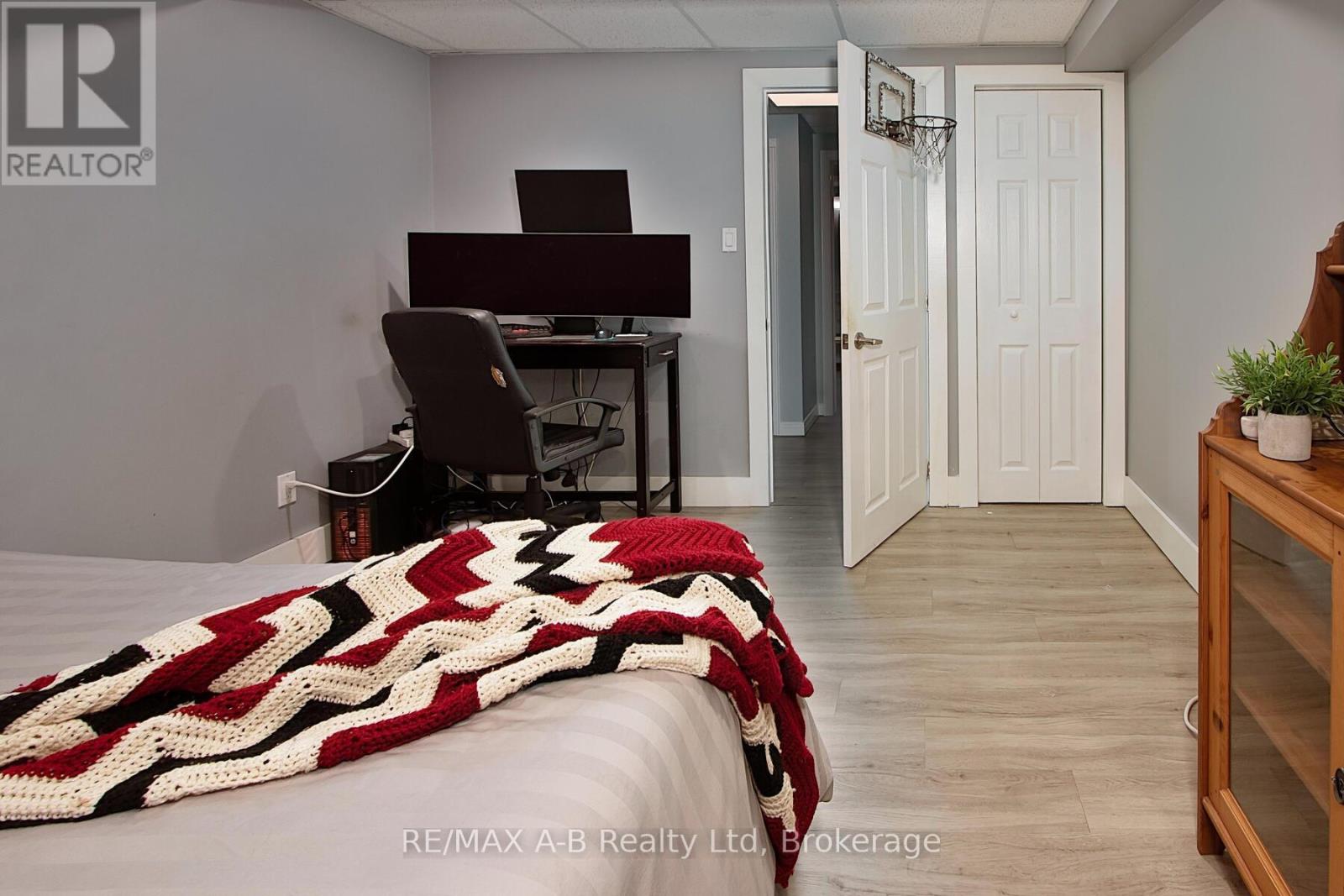 138 Huron Road, Perth South, Ontario  N0K 1X0 - Photo 24 - X12168498