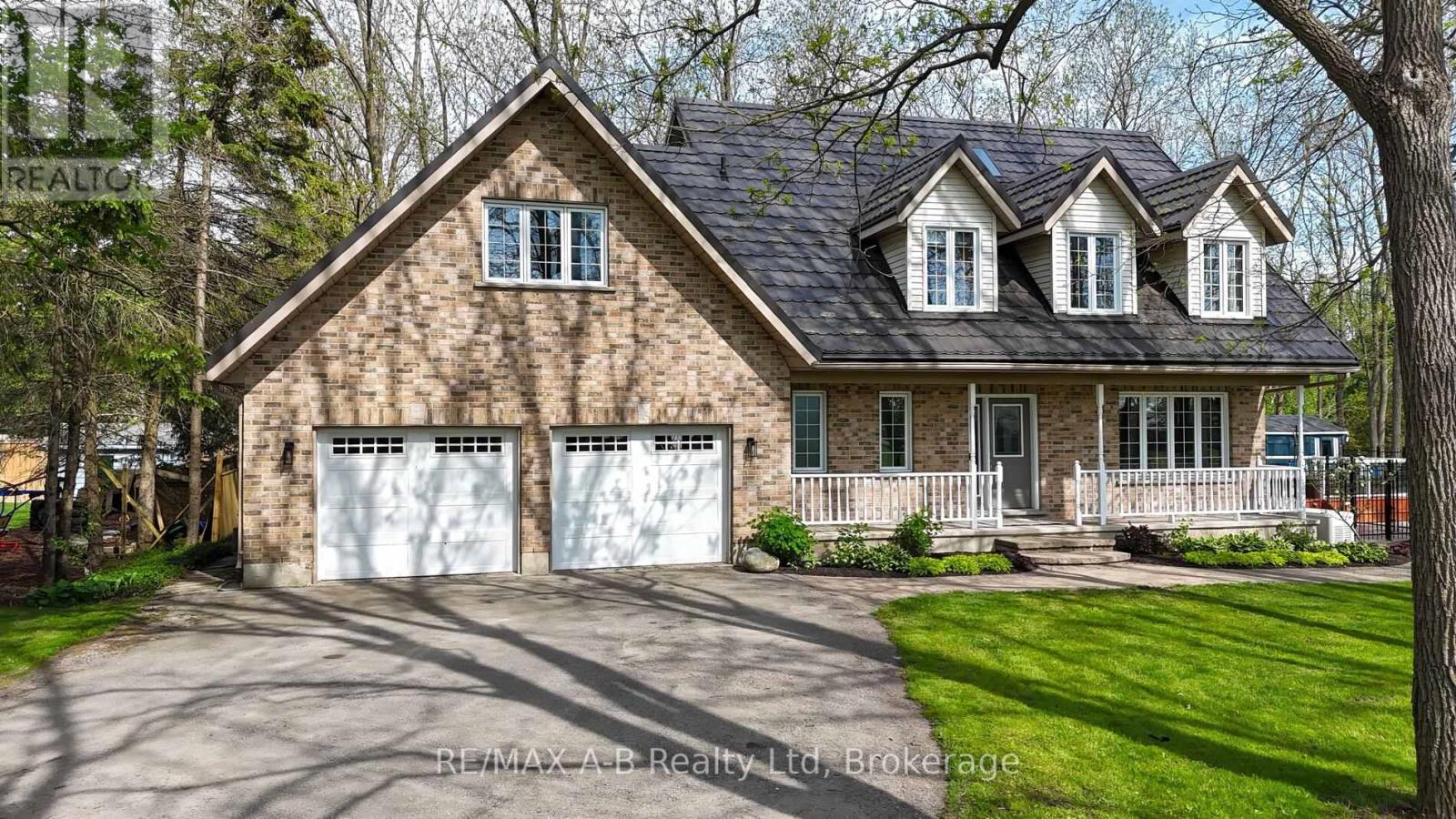 138 Huron Road, Perth South, Ontario  N0K 1X0 - Photo 3 - X12168498