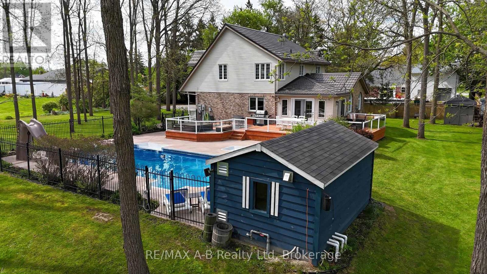 138 Huron Road, Perth South, Ontario  N0K 1X0 - Photo 43 - X12168498