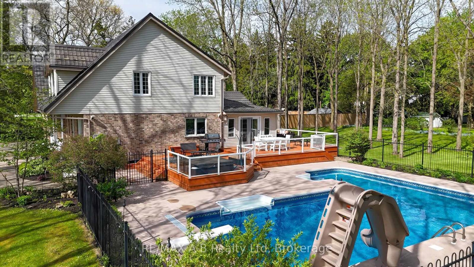 138 Huron Road, Perth South, Ontario  N0K 1X0 - Photo 44 - X12168498