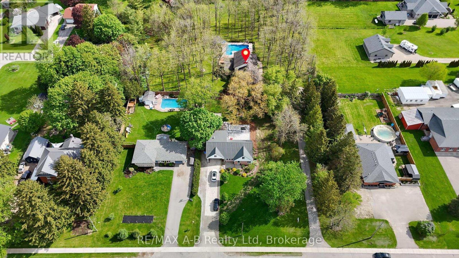 138 Huron Road, Perth South, Ontario  N0K 1X0 - Photo 46 - X12168498