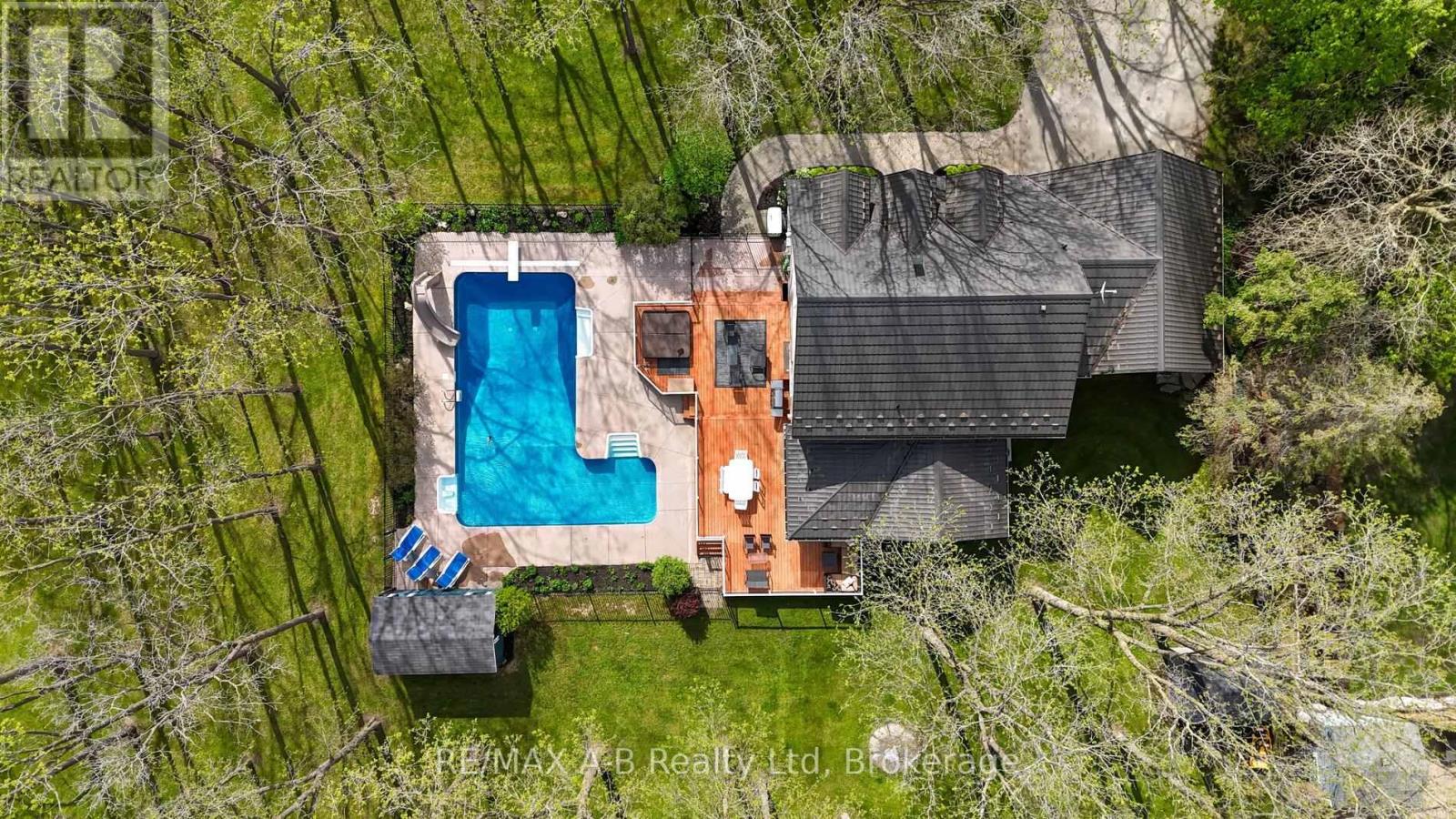 138 Huron Road, Perth South, Ontario  N0K 1X0 - Photo 48 - X12168498