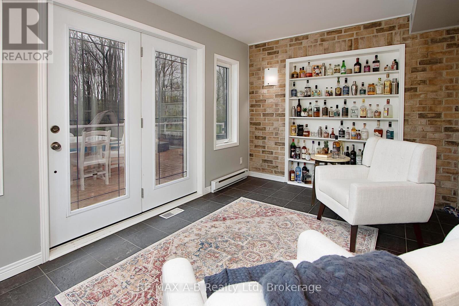 138 Huron Road, Perth South, Ontario  N0K 1X0 - Photo 8 - X12168498