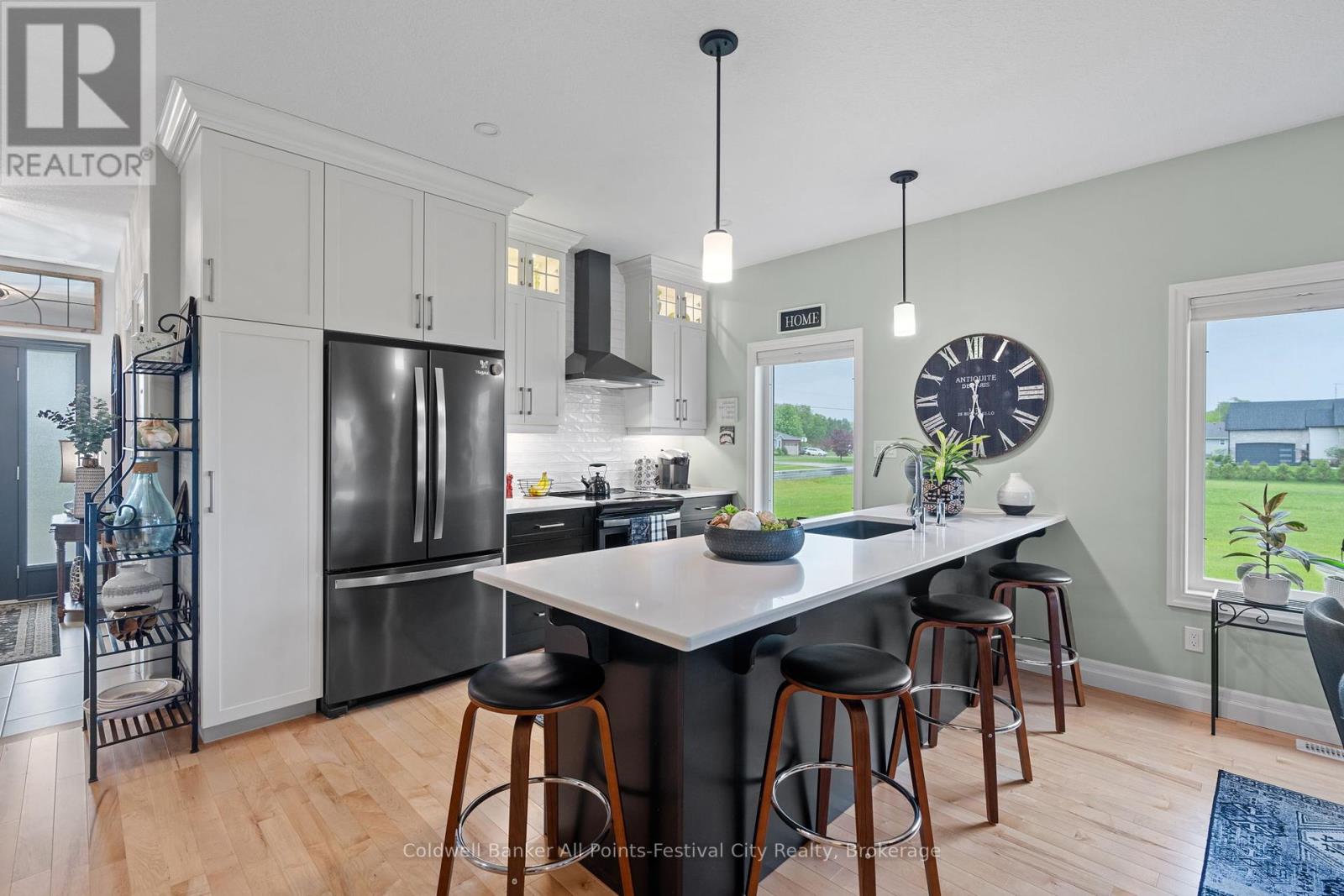 33 Wellington Street S, Ashfield-Colborne-Wawanosh, Ontario  N7A 3X9 - Photo 12 - X12168547