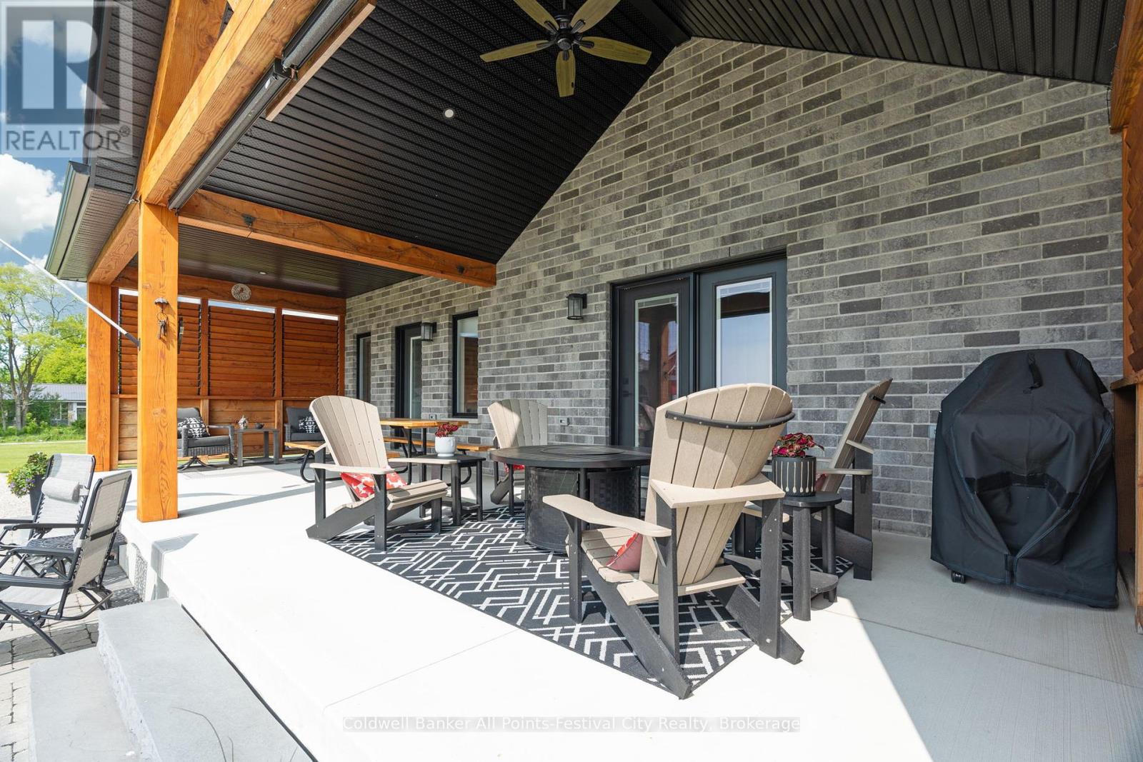 33 Wellington Street S, Ashfield-Colborne-Wawanosh, Ontario  N7A 3X9 - Photo 36 - X12168547
