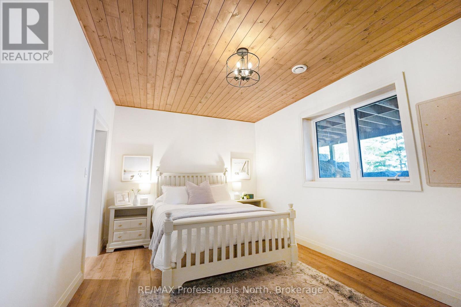 1041 Minaki Lane, Minden Hills, Ontario  K0M 2K0 - Photo 35 - X12168862