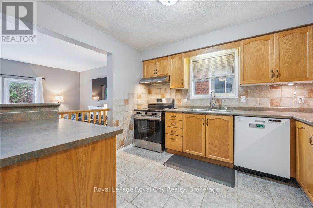 93 Doyle Drive, Guelph, Ontario  N1G 5B9 - Photo 14 - X12168953