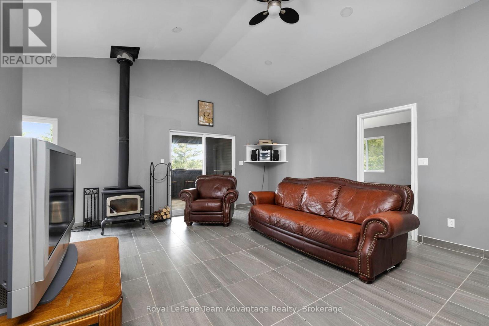 11 Nickles Cove Road, Whitestone, Ontario  P0A 1G0 - Photo 6 - X12169144