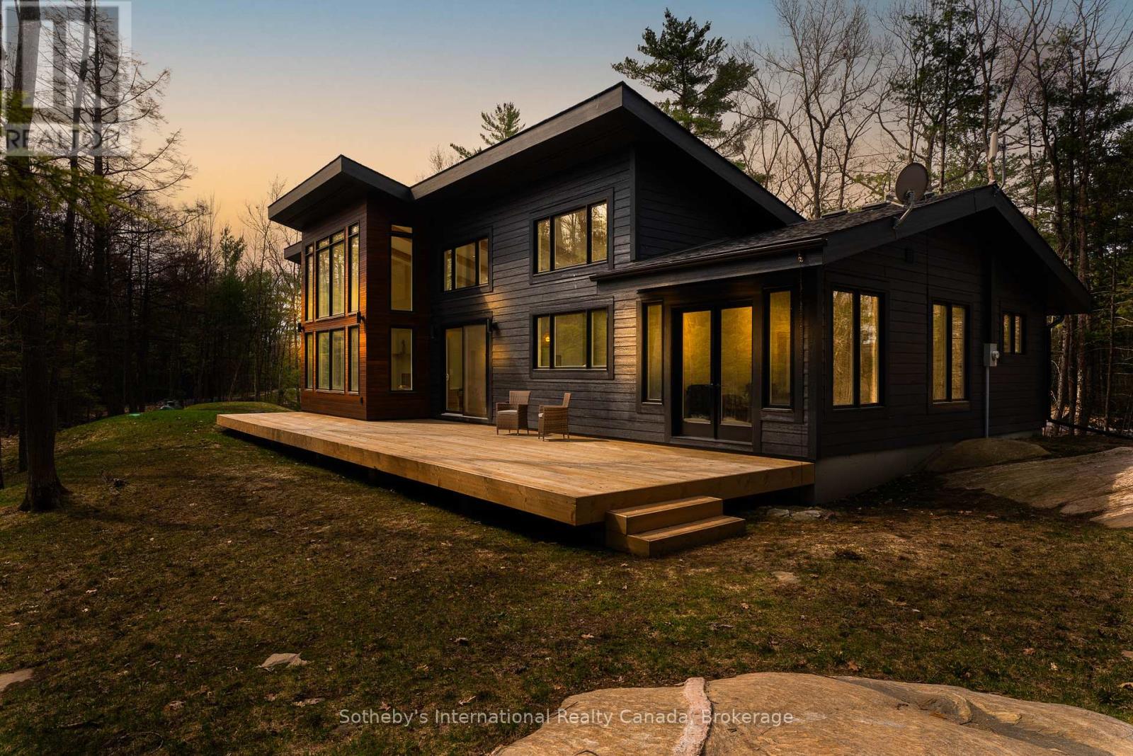 1532 Southwood Road, Gravenhurst, Ontario  P0E 1G0 - Photo 2 - X12169696