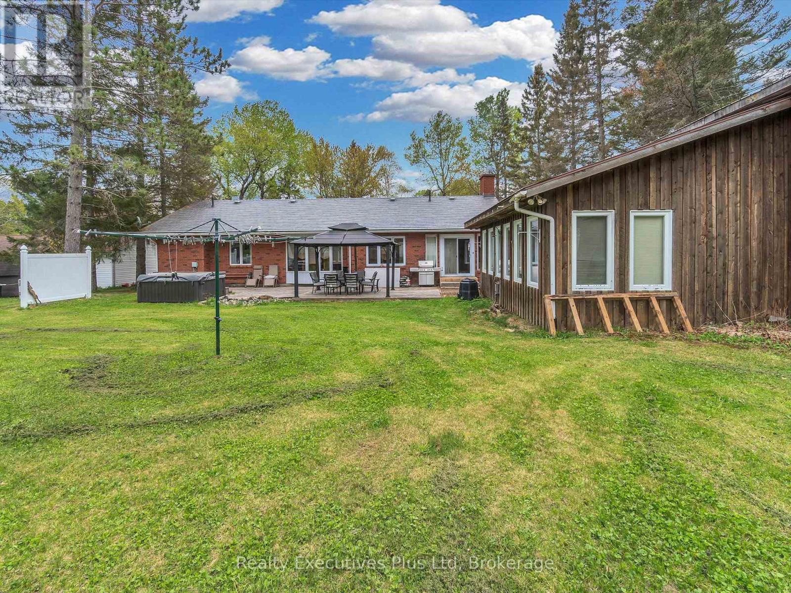 12 Robert Street, Sundridge, Ontario  P0A 1Z0 - Photo 11 - X12171101