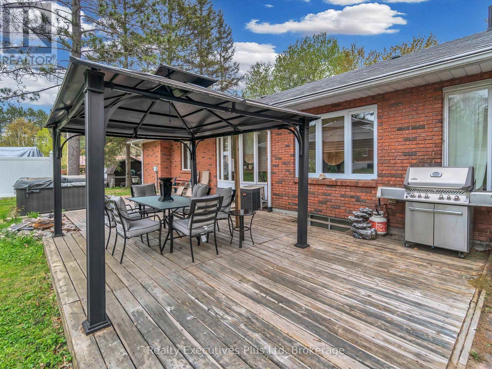 12 Robert Street, Sundridge, Ontario  P0A 1Z0 - Photo 14 - X12171101