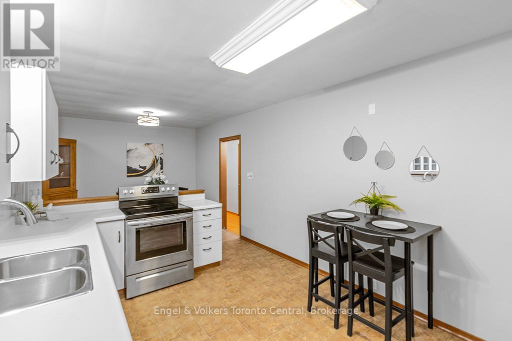 596 6th Avenue W, Owen Sound, Ontario  N4K 5E7 - Photo 14 - X12171174