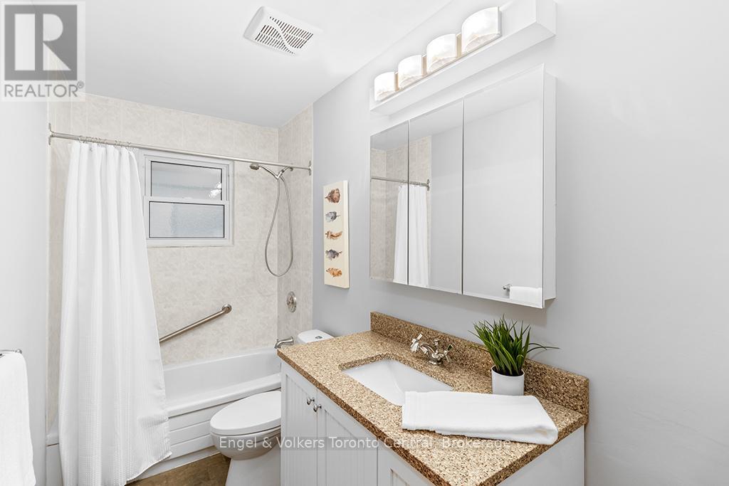 596 6th Avenue W, Owen Sound, Ontario  N4K 5E7 - Photo 23 - X12171174
