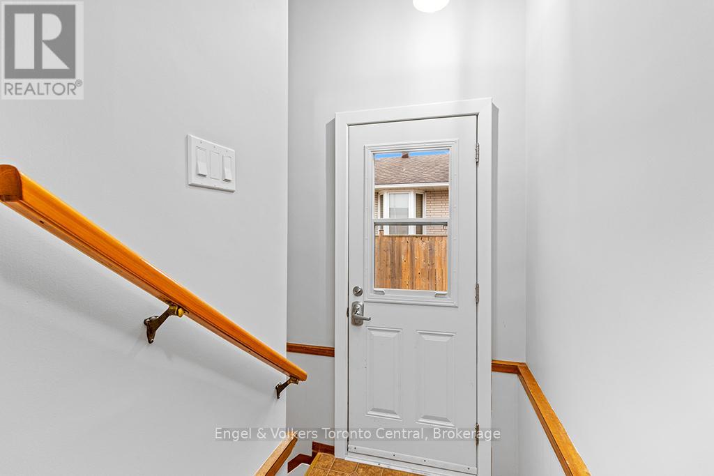 596 6th Avenue W, Owen Sound, Ontario  N4K 5E7 - Photo 24 - X12171174