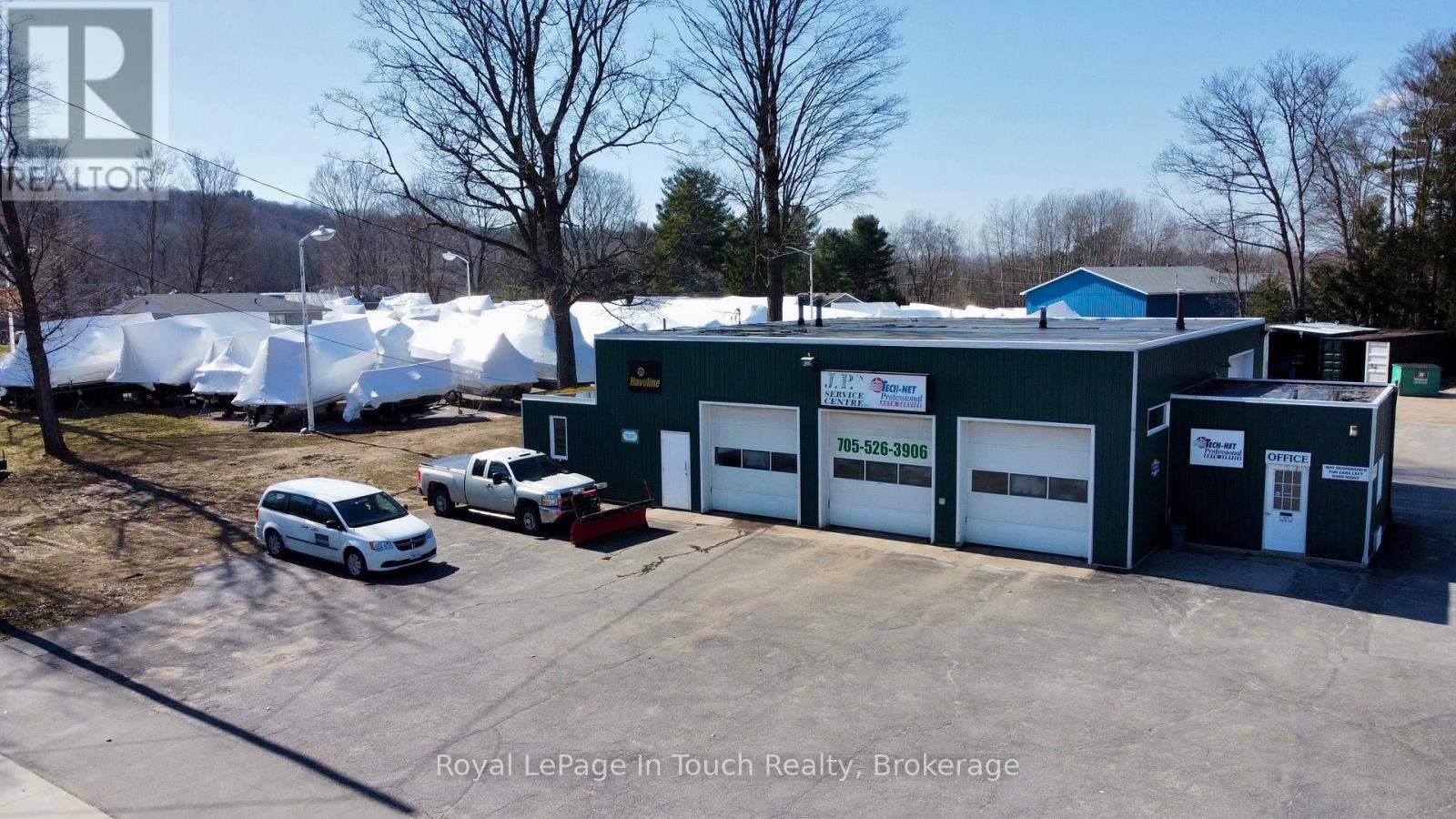 750 Balm Beach Road E, Midland, Ontario  L4R 4K4 - Photo 6 - S12171429
