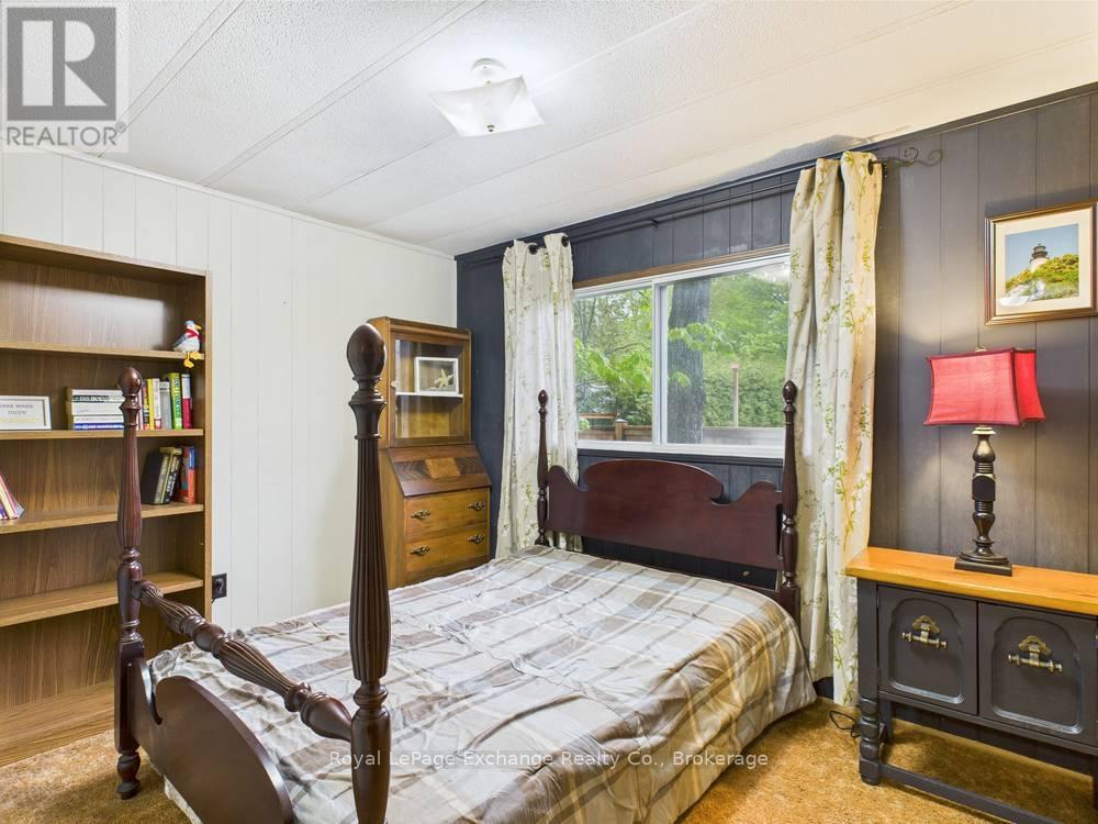 112 Huron Road, Huron-Kinloss, Ontario  N0G 2R0 - Photo 18 - X12171537