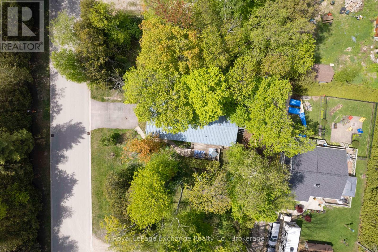 112 Huron Road, Huron-Kinloss, Ontario  N0G 2R0 - Photo 4 - X12171537