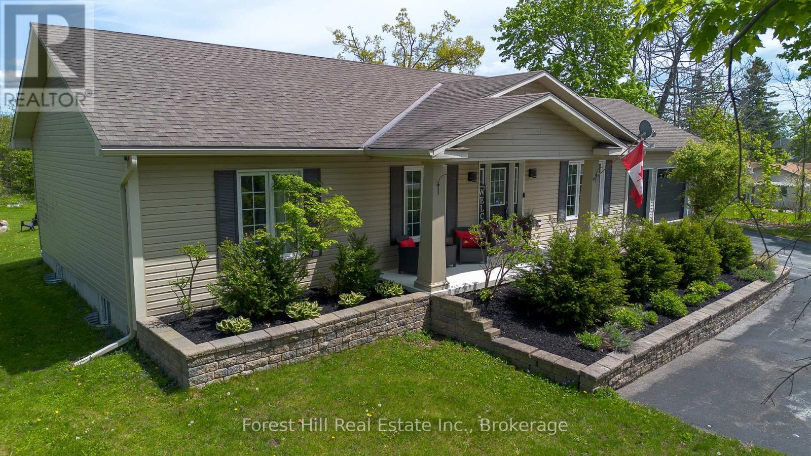 27 Greengables Drive, Oro-Medonte, Ontario  L0L 1T0 - Photo 4 - S12171707