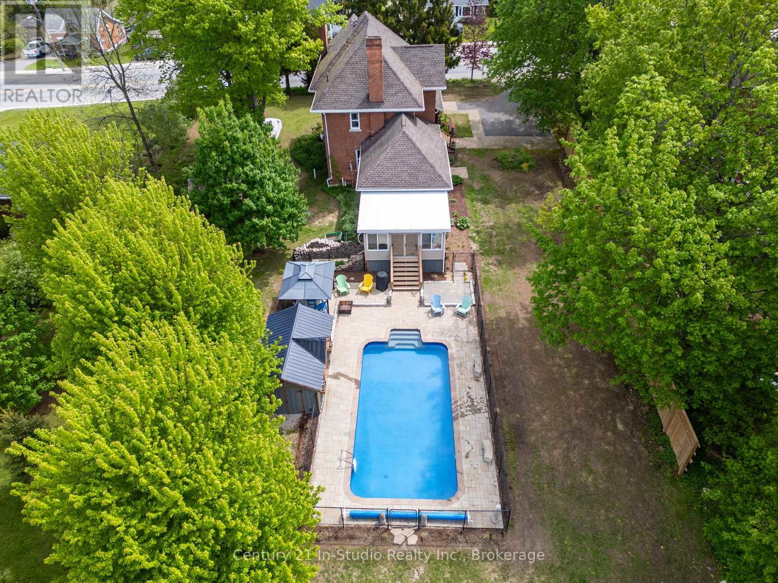 296 Garafraxa St Street, Chatsworth, Ontario  N0H 1G0 - Photo 4 - X12172159