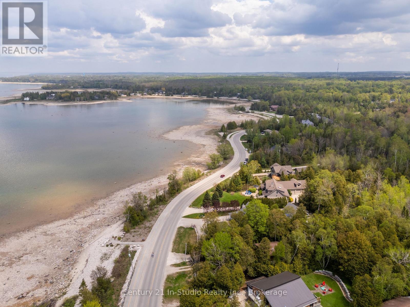 24 Miramichi Bay Road, Saugeen Shores, Ontario  N0H 2C6 - Photo 5 - X12173048