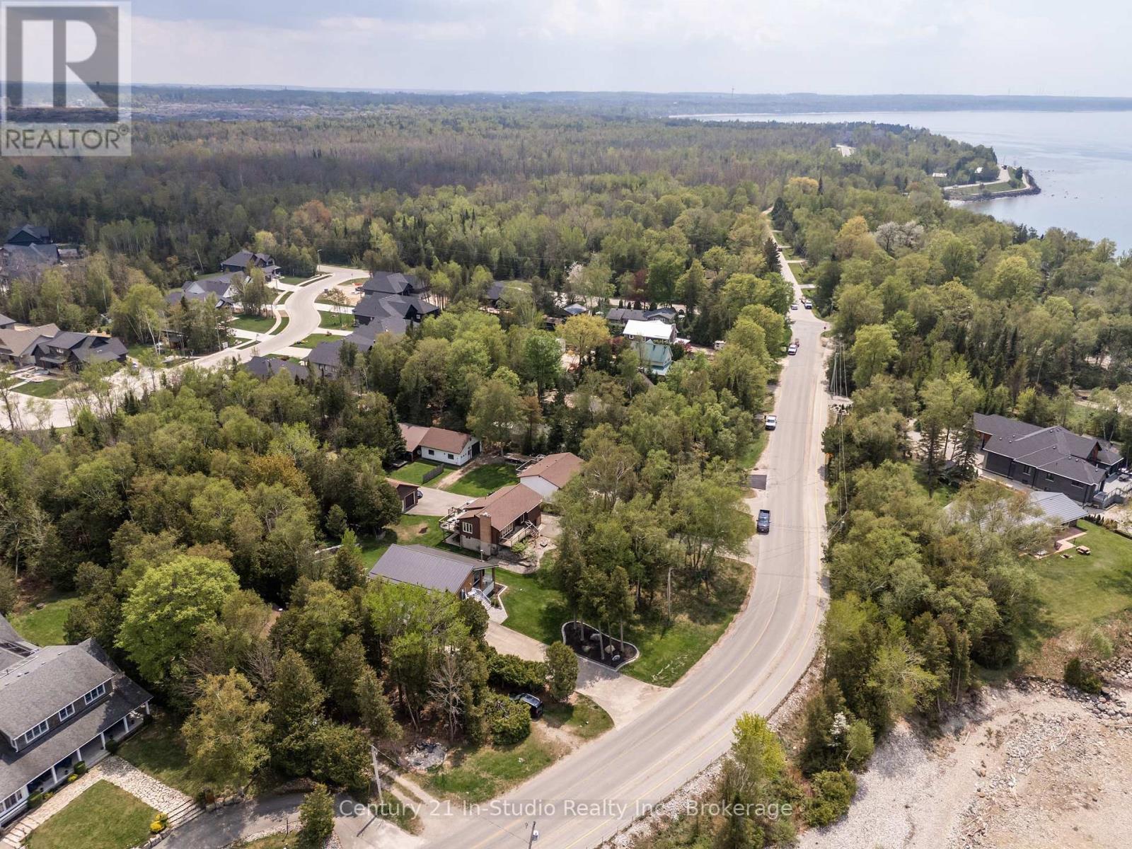 24 Miramichi Bay Road, Saugeen Shores, Ontario  N0H 2C6 - Photo 6 - X12173048