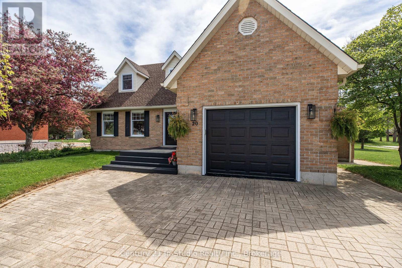 20 SMITH STREET, Kincardine, Ontario