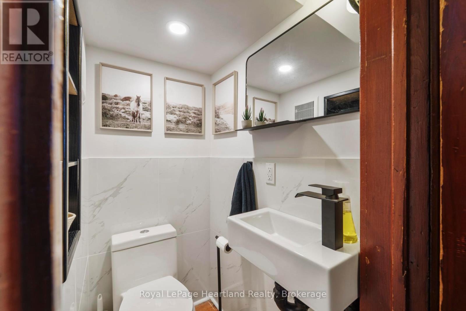 202 Mcconnell Street, North Huron, Ontario  N0M 1H0 - Photo 7 - X12173167