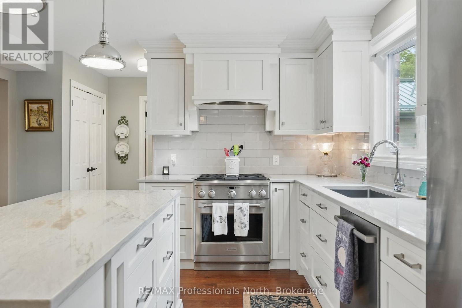 13 Fairy Avenue, Huntsville, Ontario  P1H 1G7 - Photo 11 - X12173448