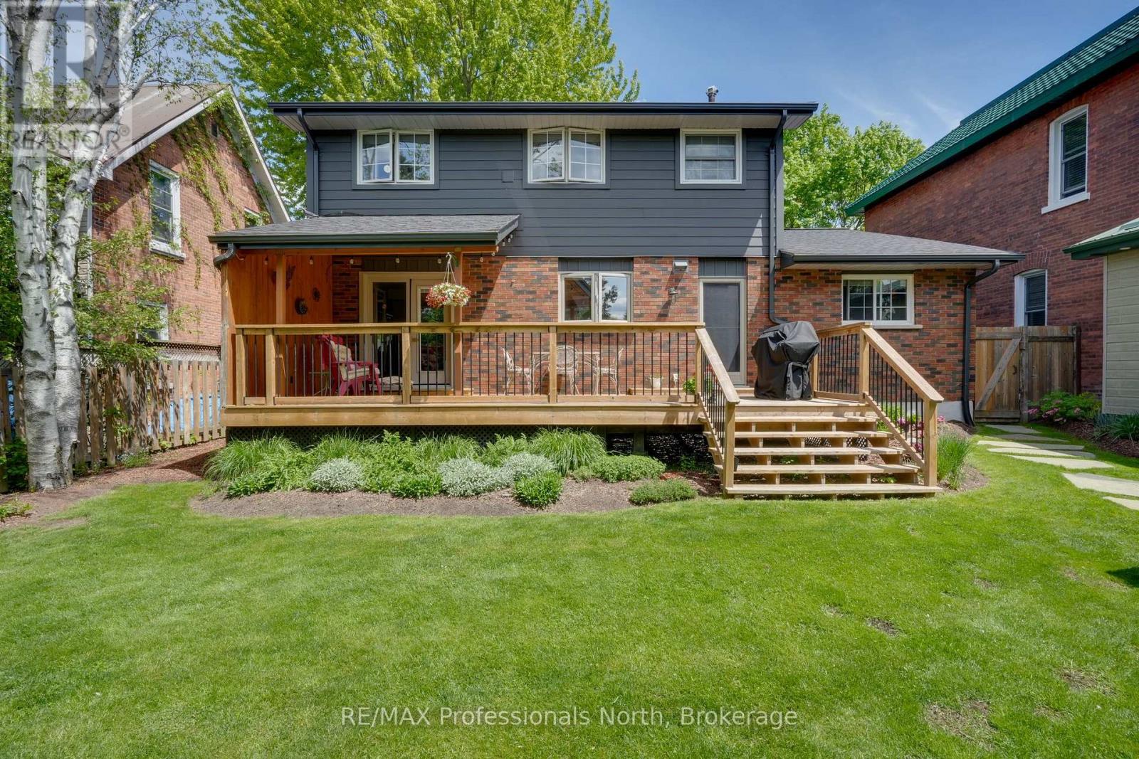 13 Fairy Avenue, Huntsville, Ontario  P1H 1G7 - Photo 7 - X12173448