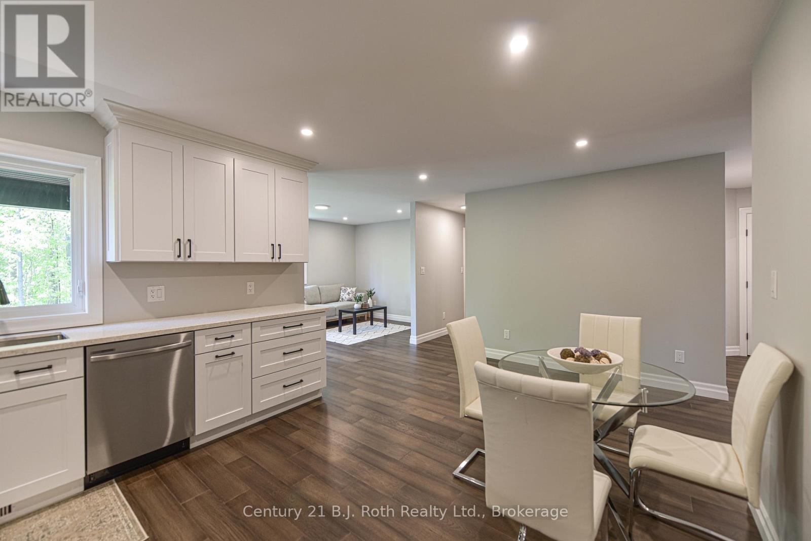 3324 Bramshott Avenue, Severn, Ontario  L3V 0V9 - Photo 17 - S12173854