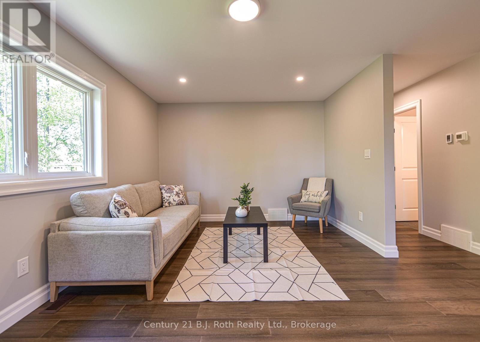3324 Bramshott Avenue, Severn, Ontario  L3V 0V9 - Photo 19 - S12173854