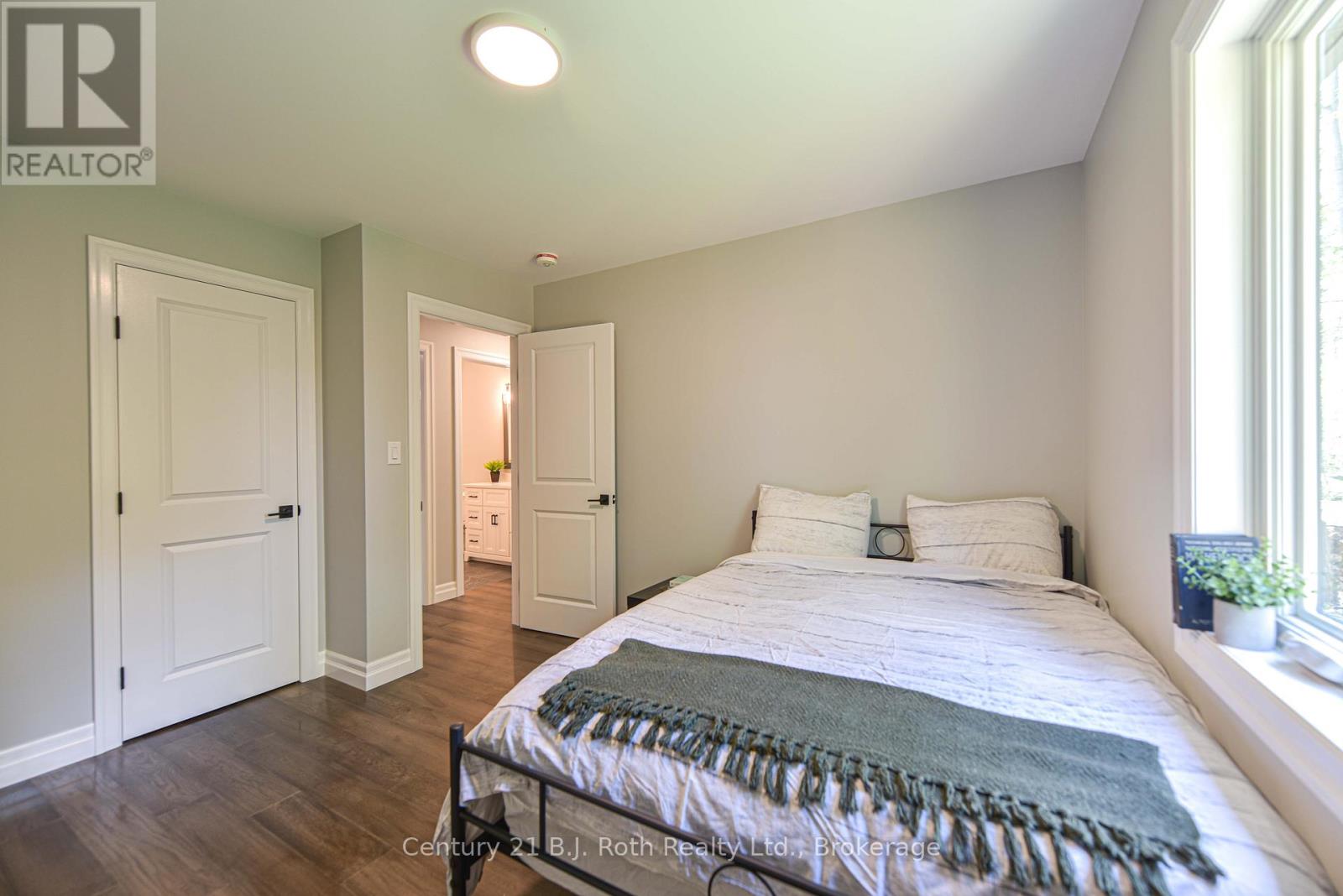 3324 Bramshott Avenue, Severn, Ontario  L3V 0V9 - Photo 24 - S12173854