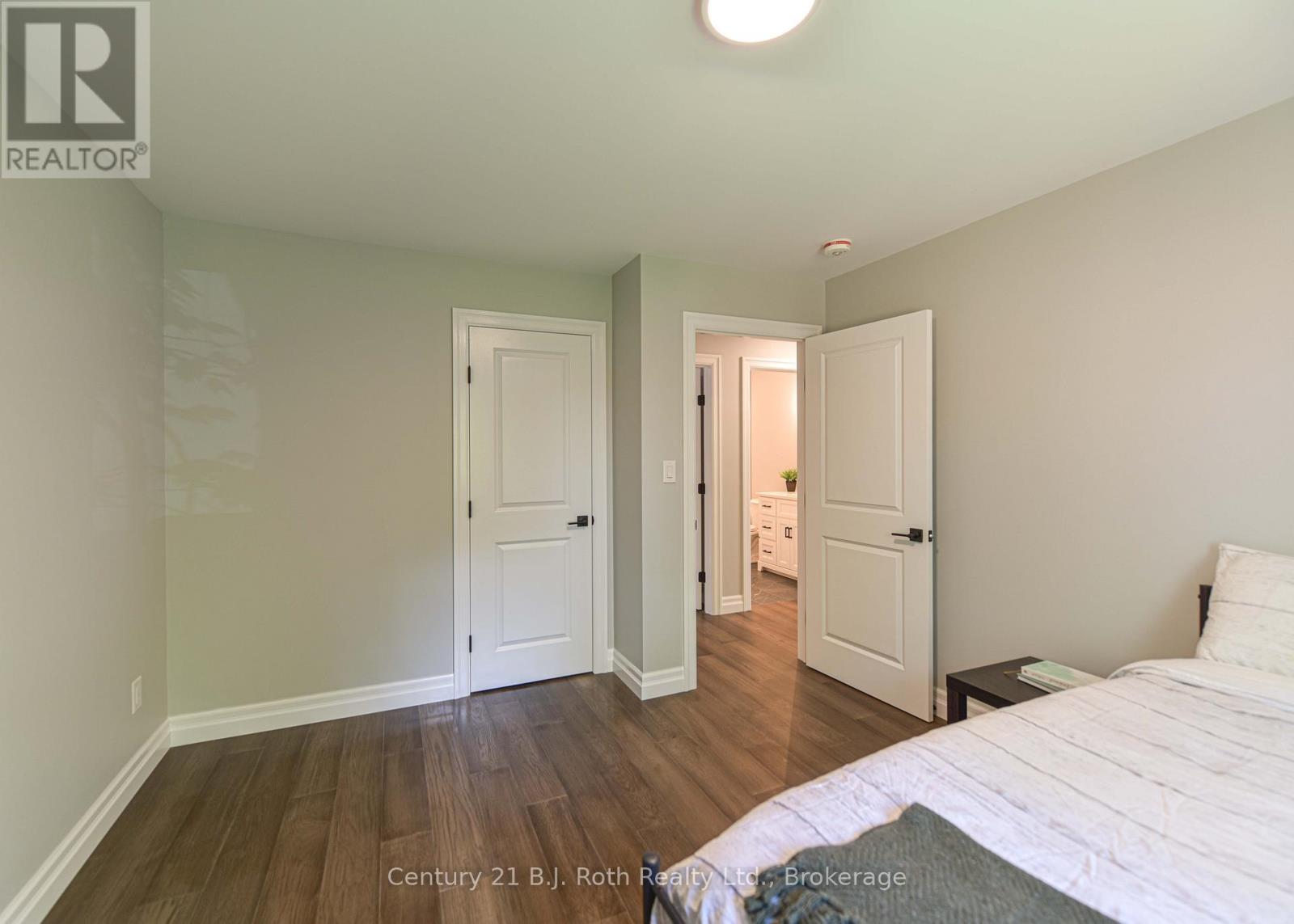 3324 Bramshott Avenue, Severn, Ontario  L3V 0V9 - Photo 25 - S12173854