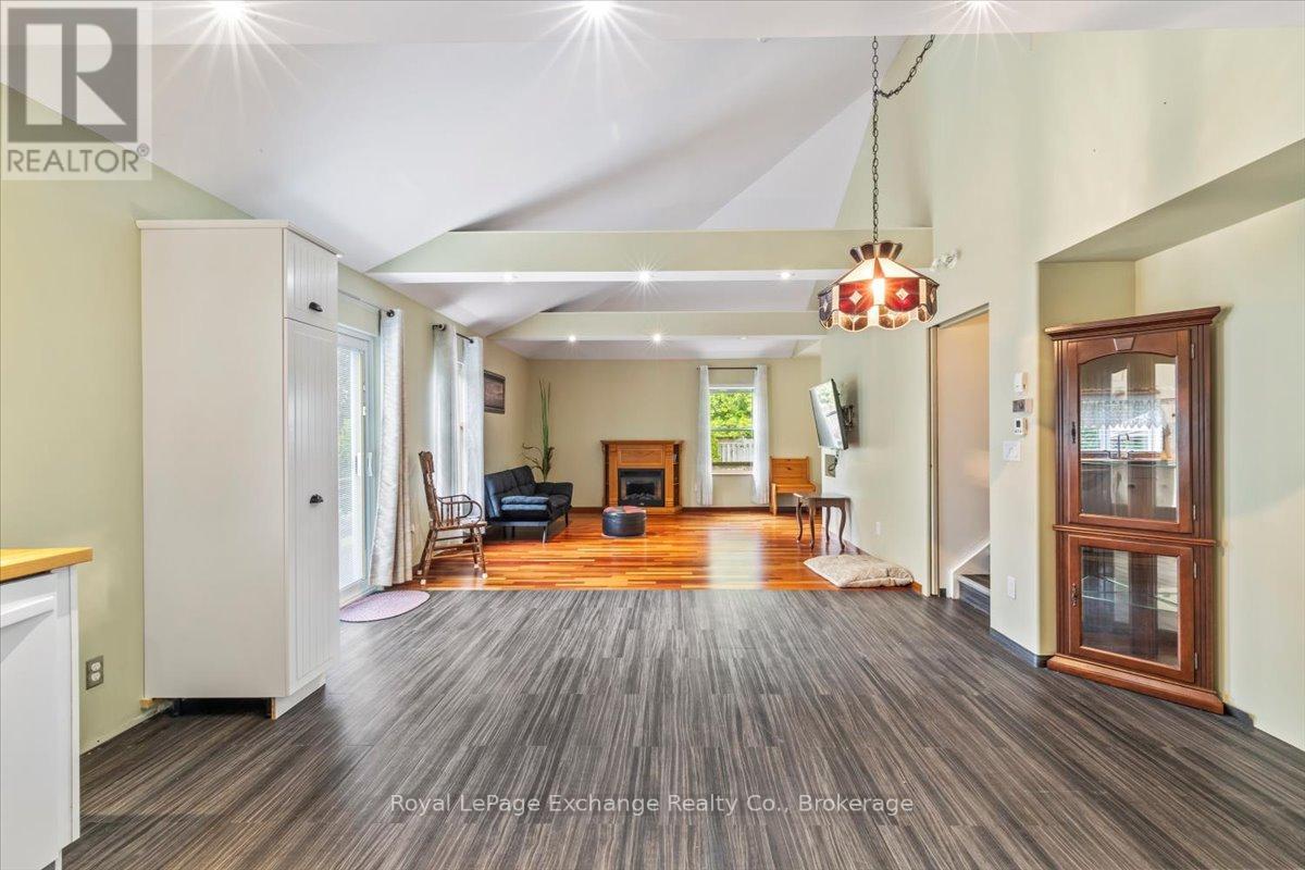 144 Yonge Street S, Arran-Elderslie, Ontario  N0H 2N0 - Photo 36 - X12173948