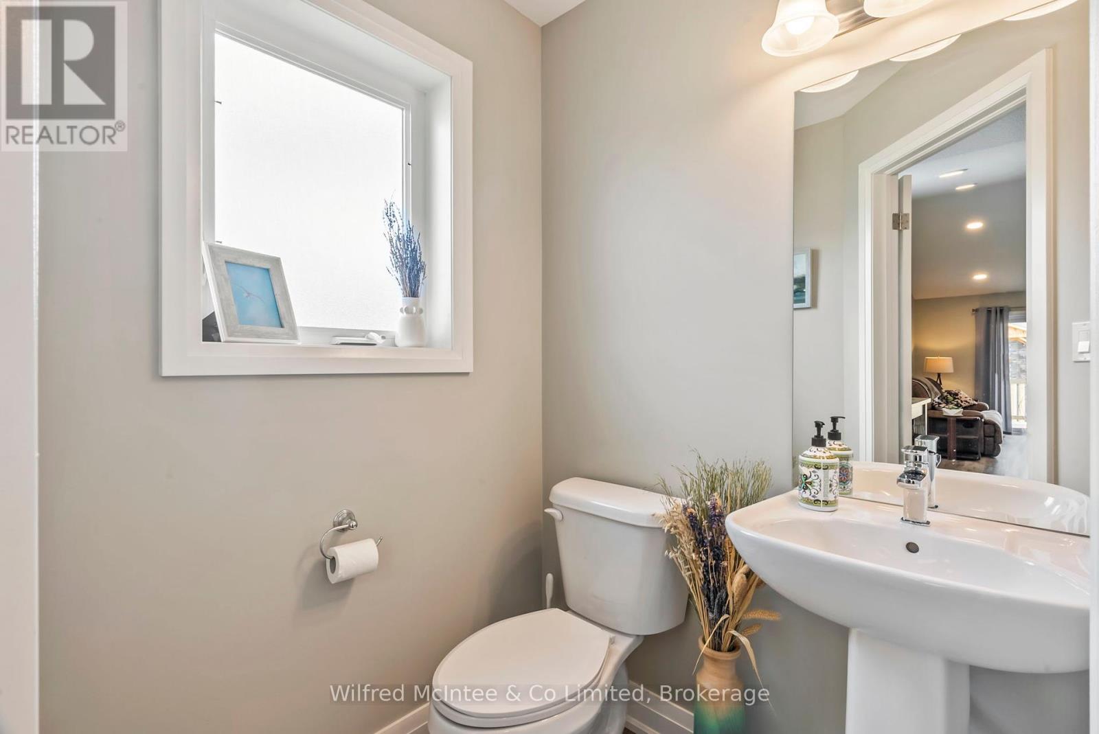201 Eccles Avenue, West Grey, Ontario  N0G 1R0 - Photo 12 - X12173997