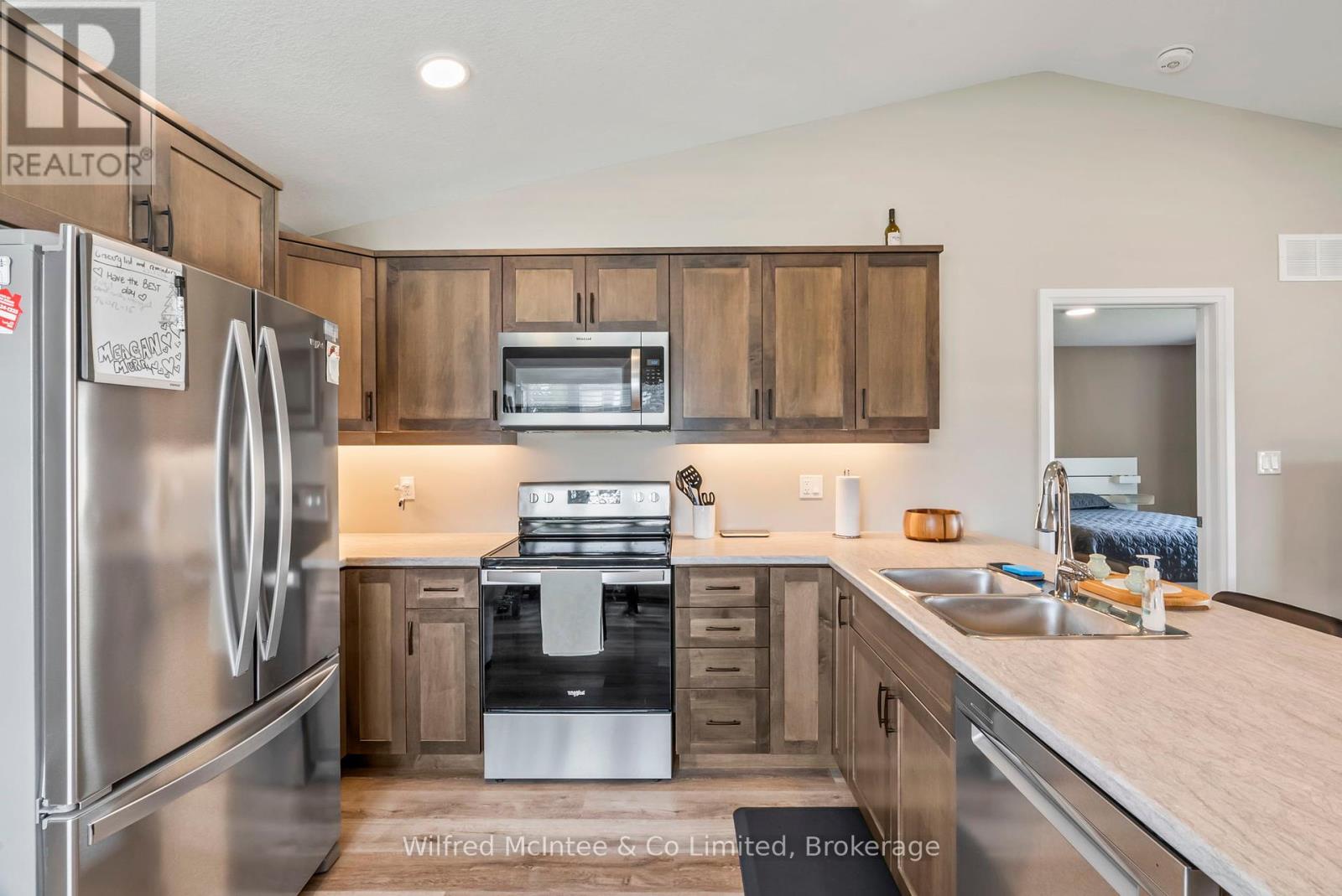 201 Eccles Avenue, West Grey, Ontario  N0G 1R0 - Photo 14 - X12173997