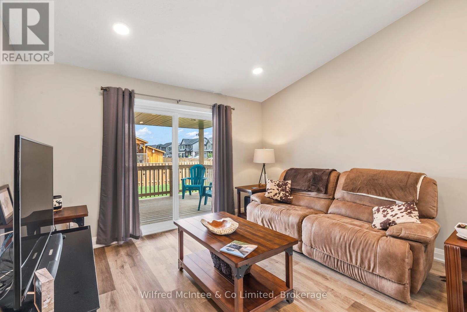 201 Eccles Avenue, West Grey, Ontario  N0G 1R0 - Photo 18 - X12173997