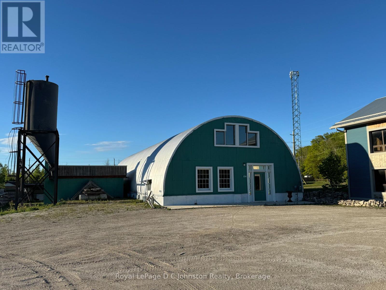 194 North Rankin Street, Saugeen Shores, Ontario  N0H 2L0 - Photo 2 - X12173999
