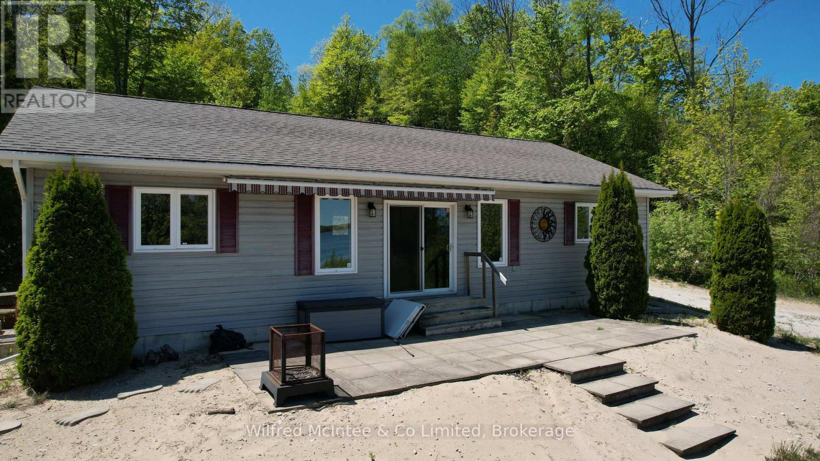 35 Bryant Street, South Bruce Peninsula, Ontario  N0H 2T0 - Photo 3 - X12174067