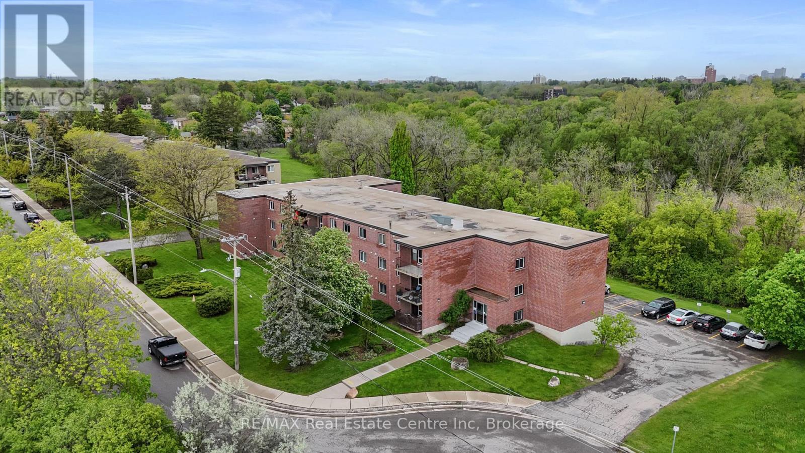 305 - 4 Avalon Place, Kitchener, Ontario  N2M 4N6 - Photo 4 - X12174113