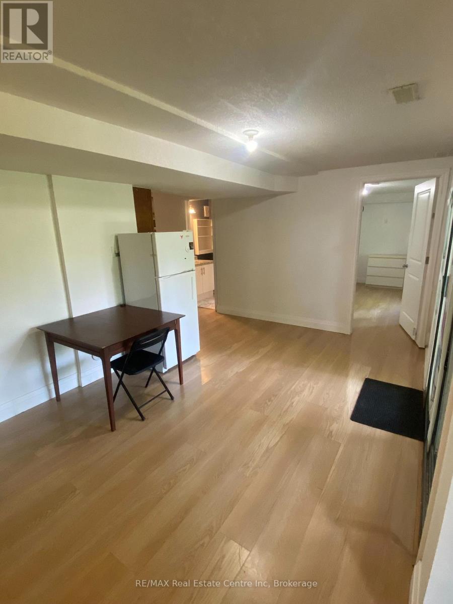 39 Pacific (Bsmt Only) Place, Guelph, Ontario  N1G 4R5 - Photo 3 - X12174337