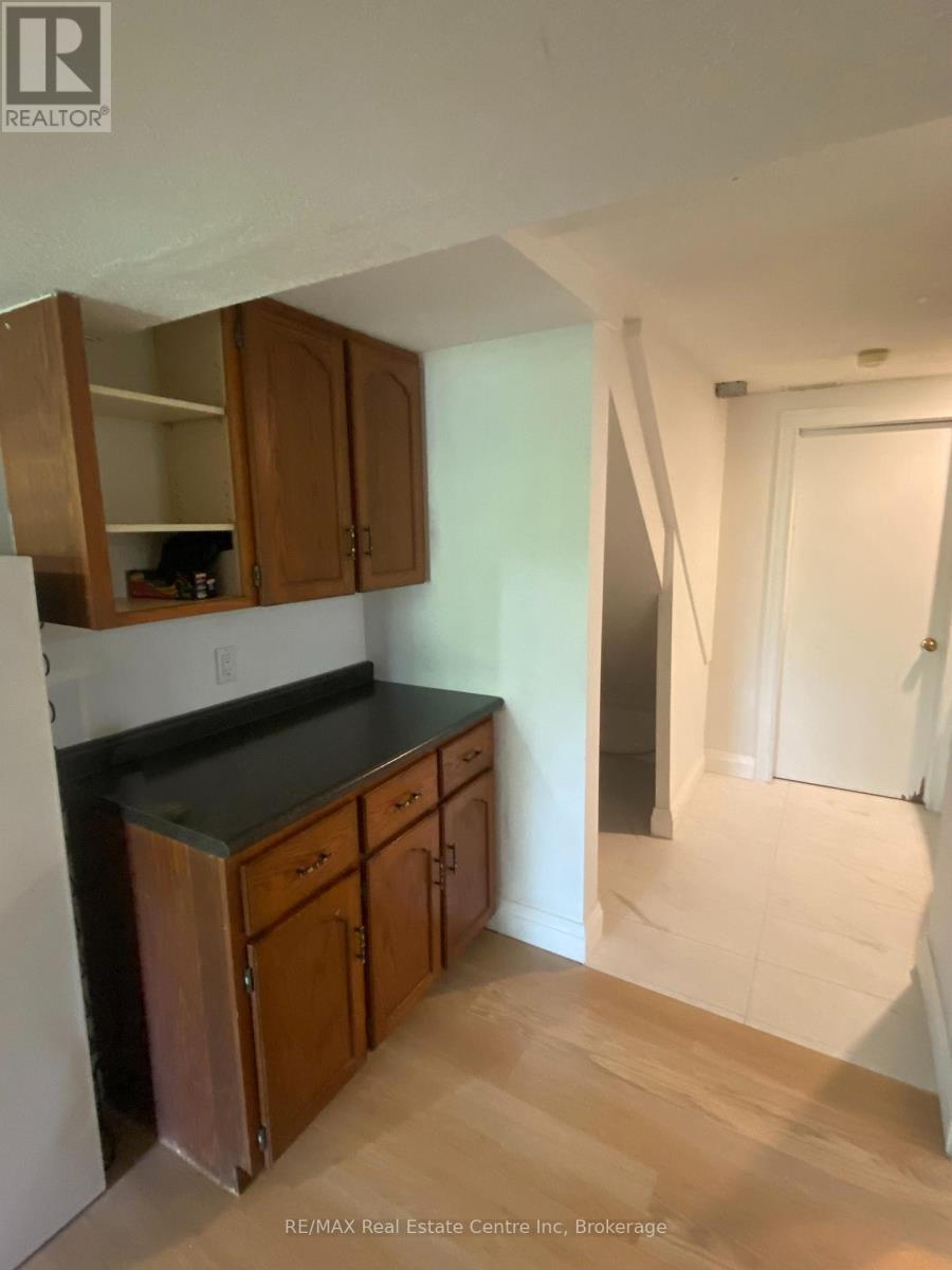 39 Pacific (Bsmt Only) Place, Guelph, Ontario  N1G 4R5 - Photo 9 - X12174337