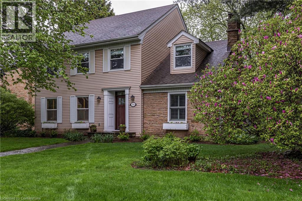 134 BROAD LEAF Crescent, Ancaster, Ontario