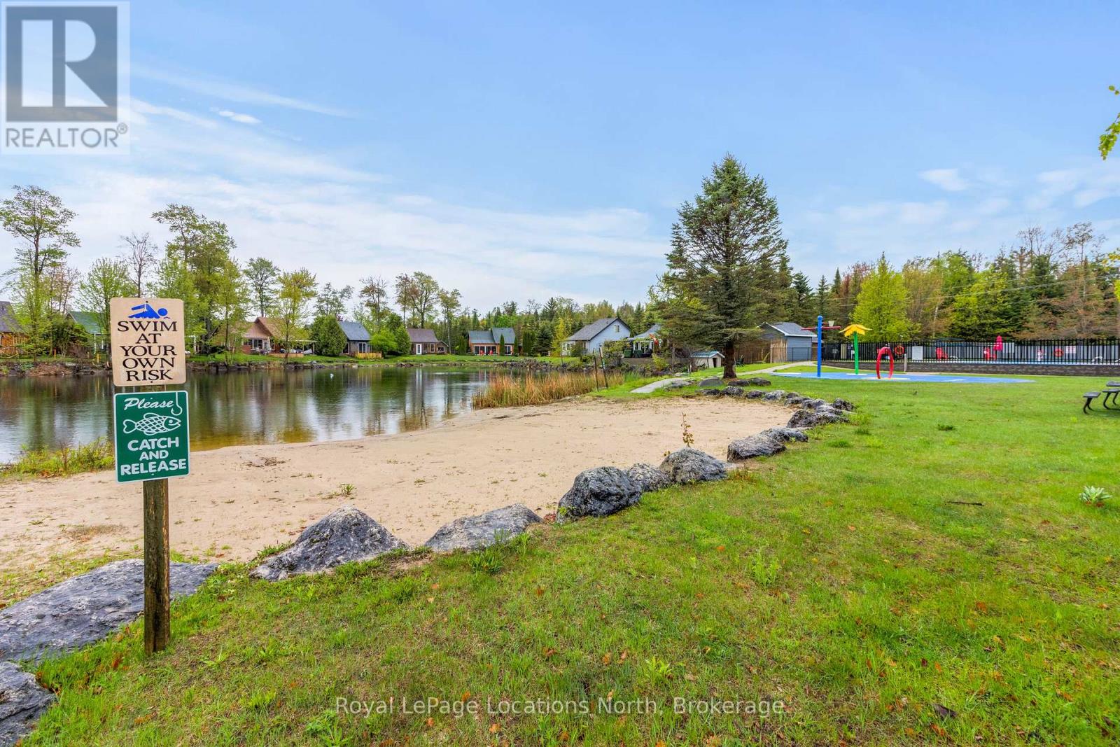 15 Madawaska Trail, Wasaga Beach, Ontario  L9Z 1X7 - Photo 39 - S12175070