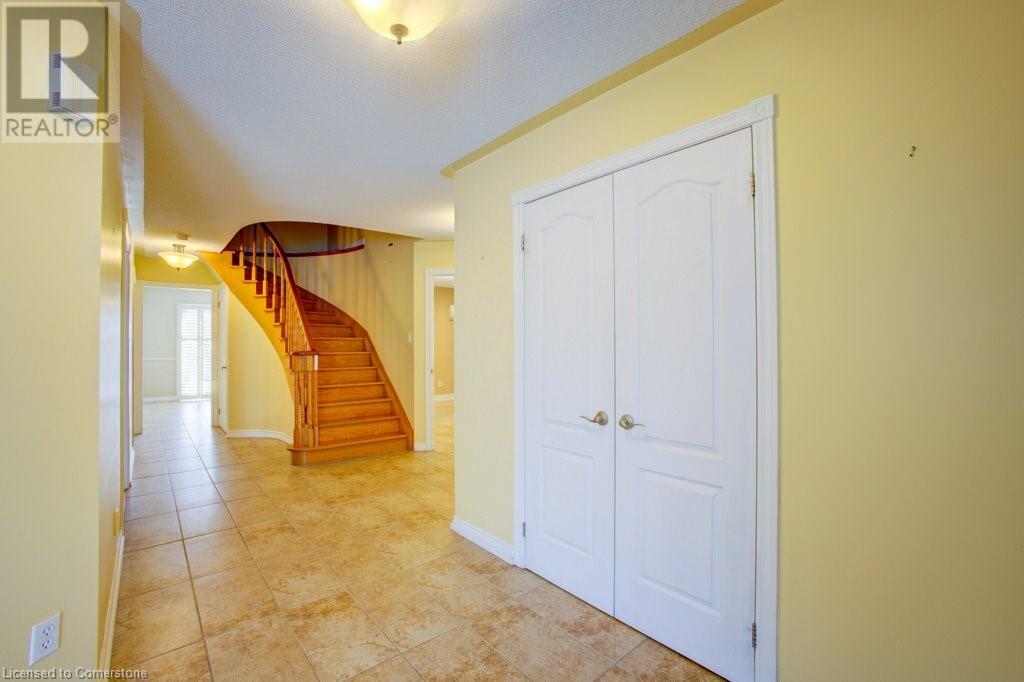 105 Veneto Drive, Vaughan, Ontario  L4L 8X5 - Photo 4 - 40733595